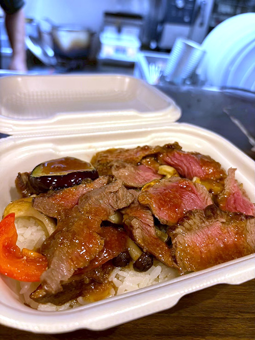 ガーリックステーキ丼